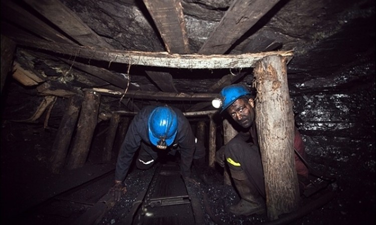 کارگران زغال سنگ «همکار» دو ماه معوقات مزدی و عیدی طلبکارند